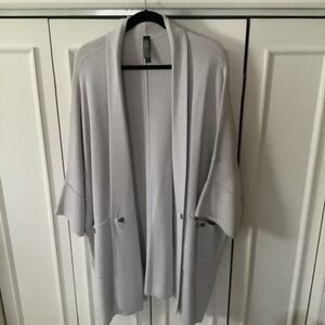 LIKE NEW HIGH QUALITY KNIT TOPPER